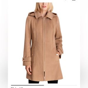 Michael Kors Womens Wool Coat. Size large. Flattering silhouette.